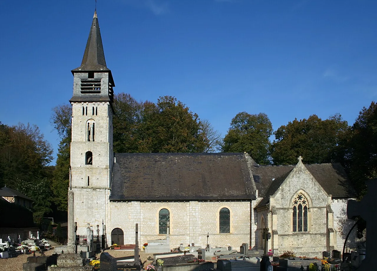 General view of the church of Saint-André-d'Hébertot (Calvados, Normandy, France) in its churchyard.
Romanesque belltower
Nave: windows restaurated during 19th century.
Gothic revival sacristy